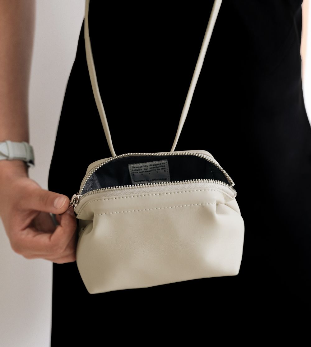 Elevate Your Everyday Palette: Labovarde Shell Pouch Bag Light Gray & Clear Blue Color Match Guide