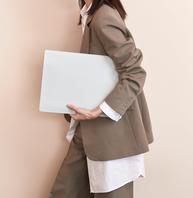 Finding Your Perfect Laptop Companion: A Clear Comparison of Labovarde’s Tailored Sleeve vs. Stand Case